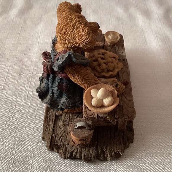 Boyd Bears Vintage Resin Figurine - Picture 4 of 5